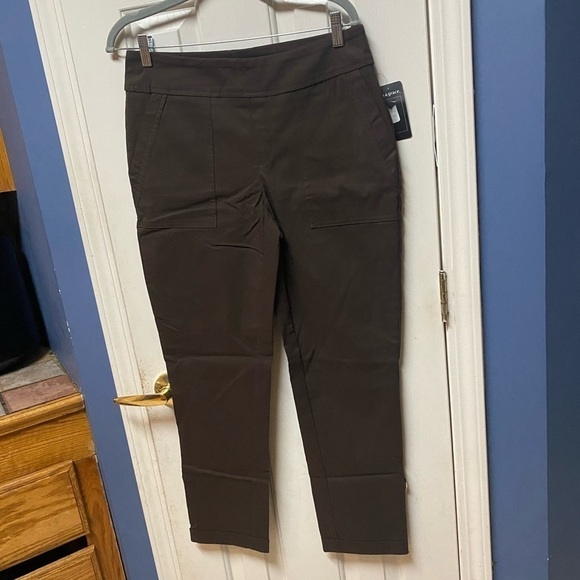 Ava And Grace Brown Women straight leg cuff strap Capri pants with pockets - Picture 2 of 11